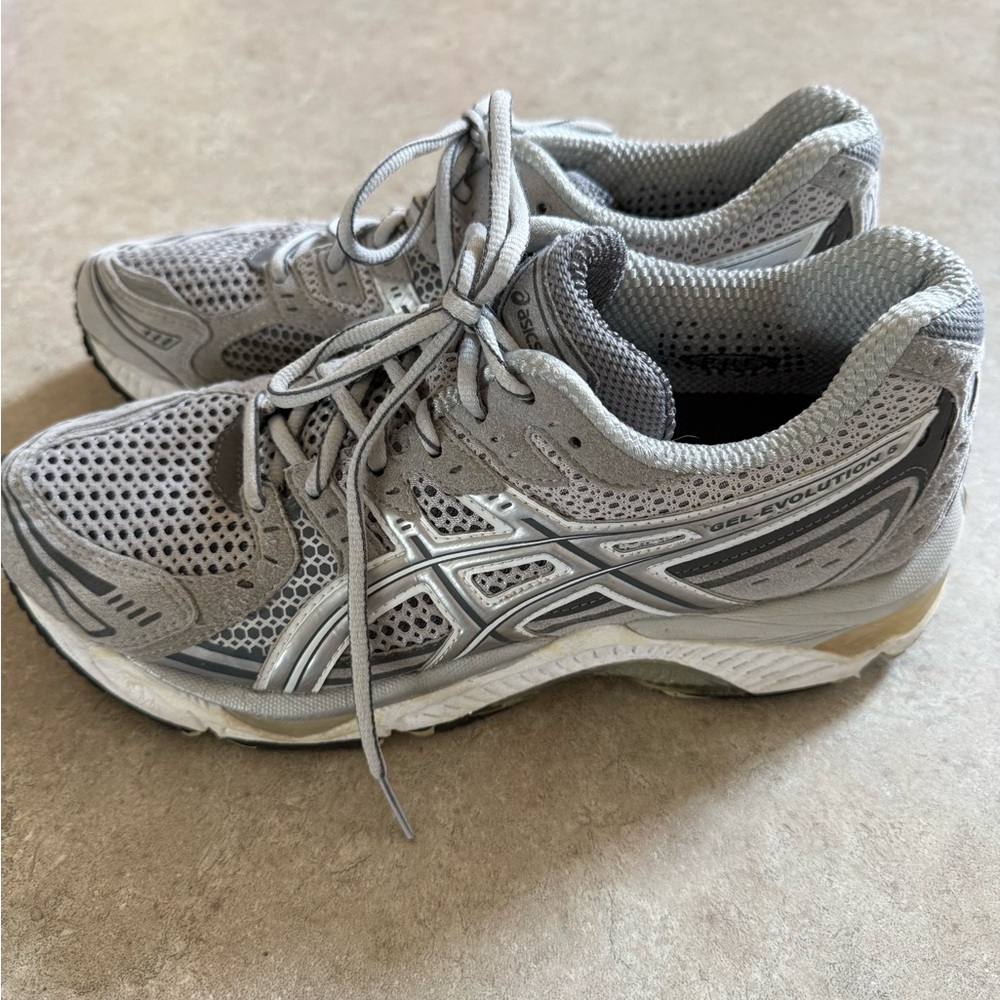 ASICS Gel Women's Silver Athletic Shoes